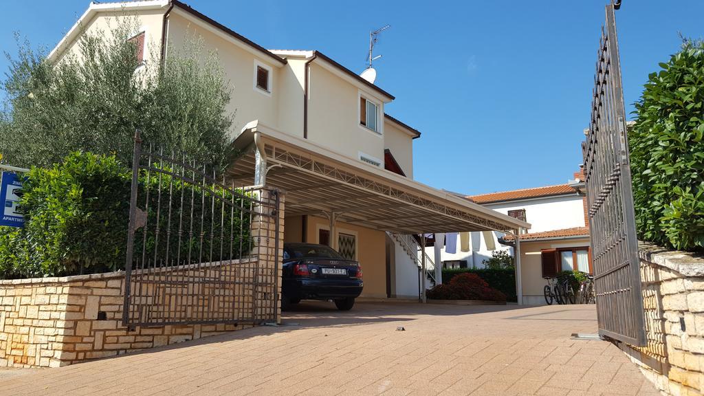 Ulika Rooms & Apartments Porec Luaran gambar