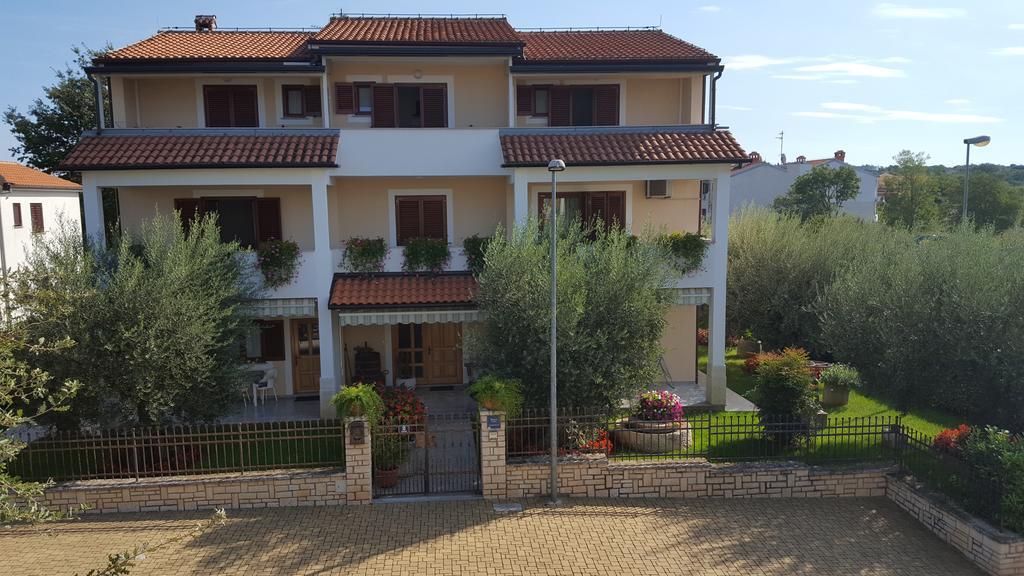 Ulika Rooms & Apartments Porec Luaran gambar