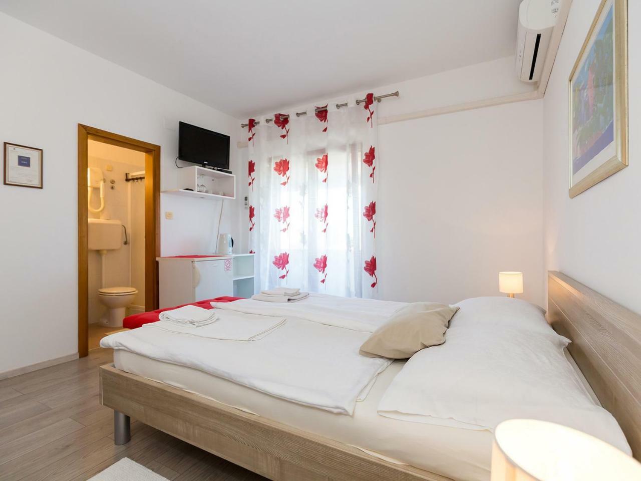 Ulika Rooms & Apartments Porec Luaran gambar