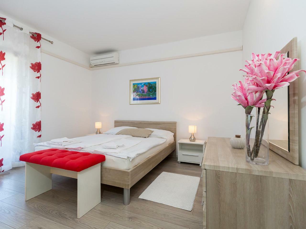 Ulika Rooms & Apartments Porec Luaran gambar